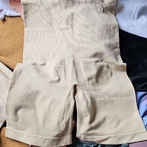 Shapermint Women's Cream Bike Shorts